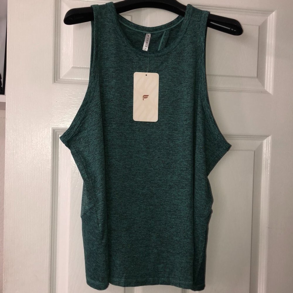 Blake Open Back Twist Tank. #MyFabletics/Relaxed.